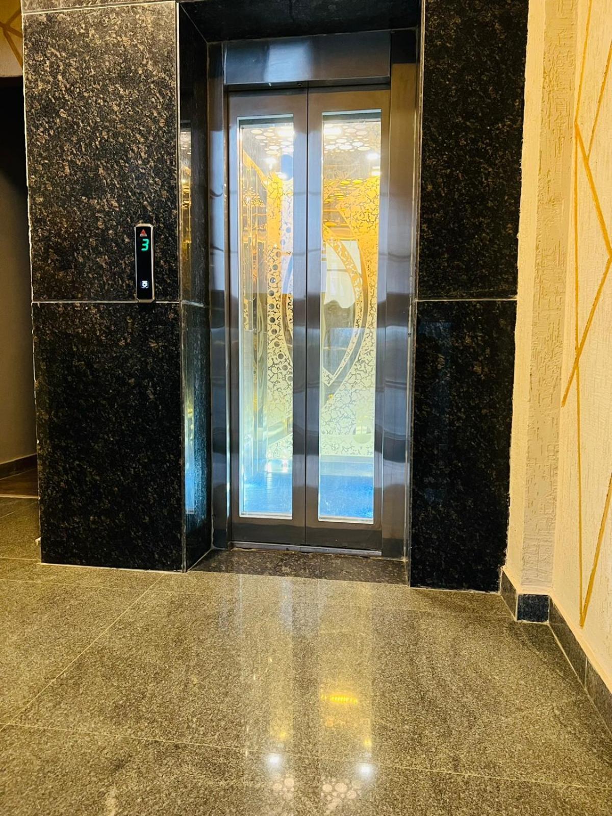 Hotel Riverb New Delhi Bagian luar foto