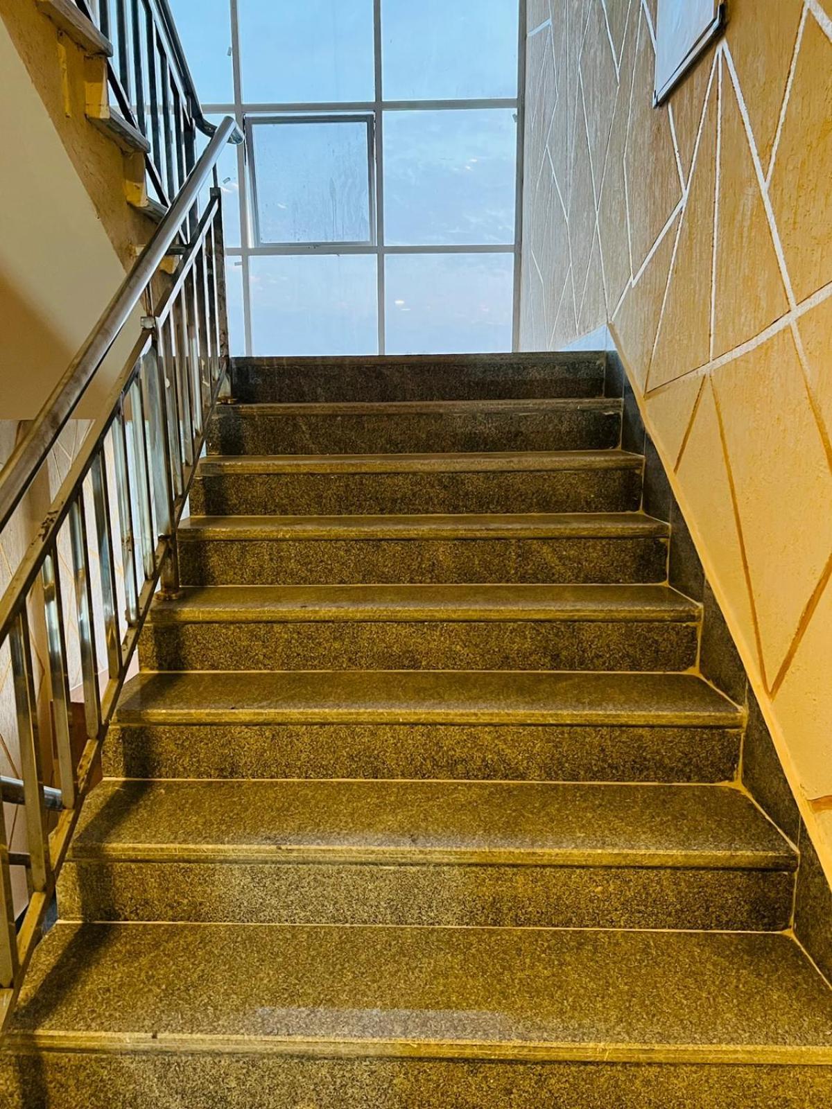 Hotel Riverb New Delhi Bagian luar foto